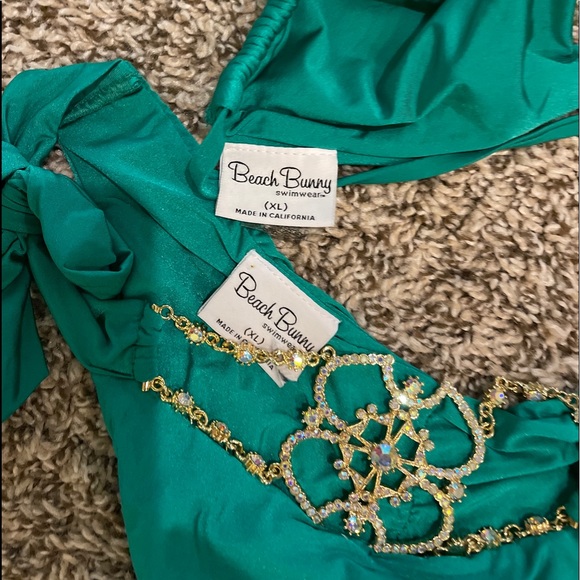 Coming Soon collection of beach bunnies in XL and L sizes - Picture 2 of 14